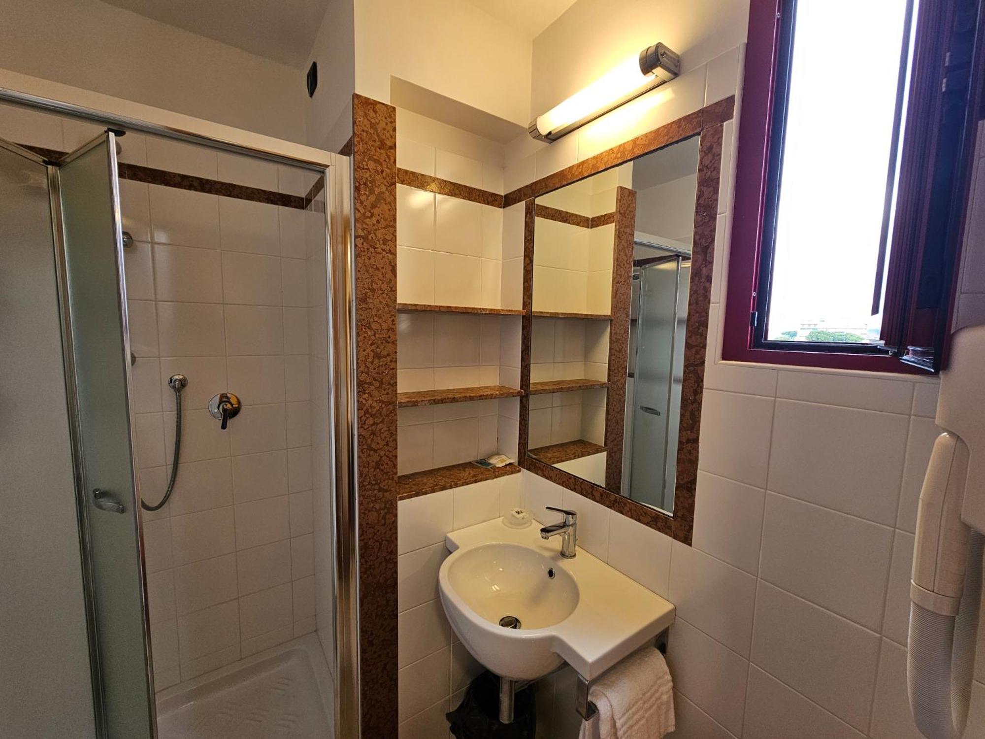 Hotel Fiorella เซนีกัลเลีย ภายนอก รูปภาพ