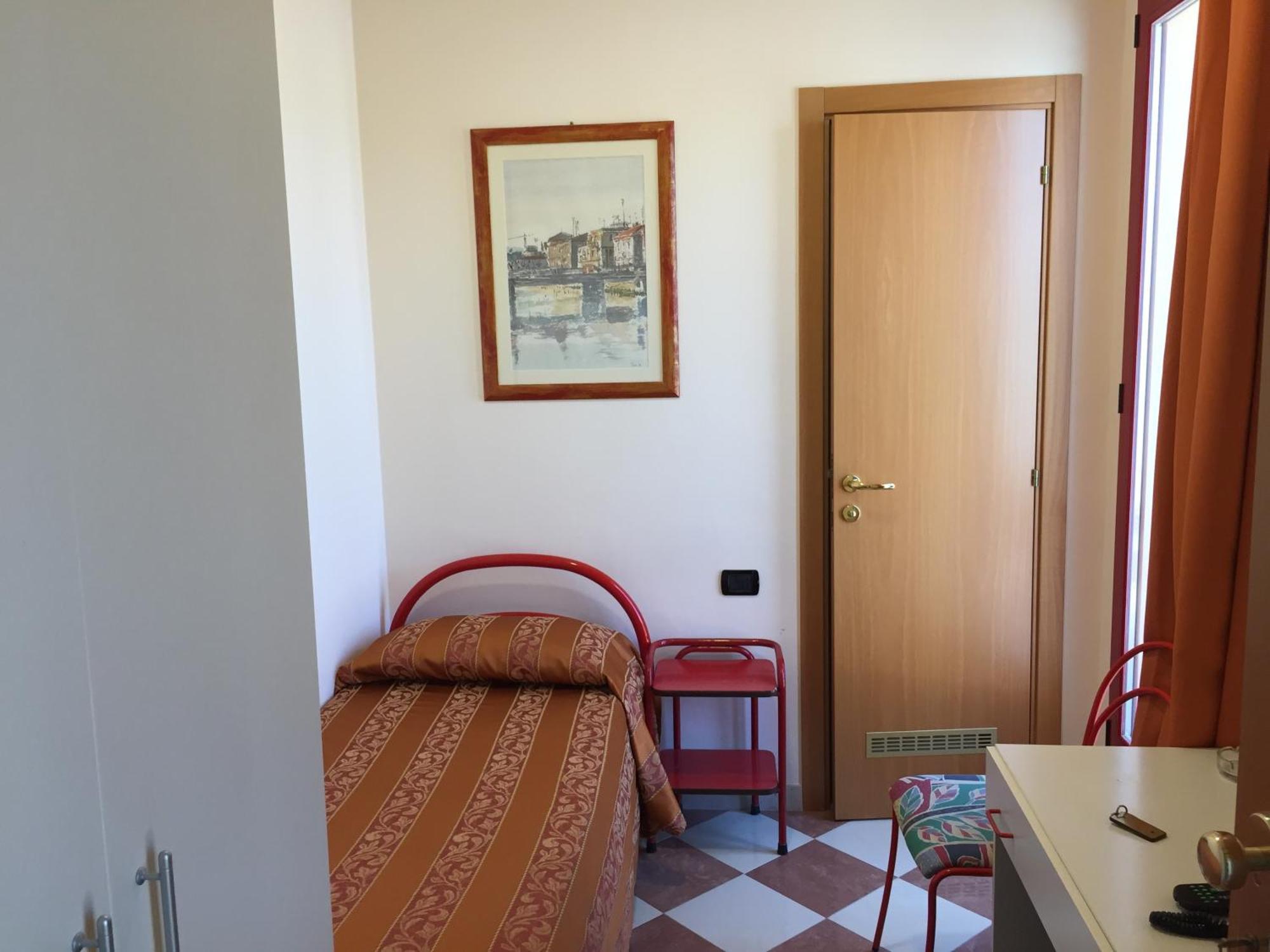 Hotel Fiorella เซนีกัลเลีย ห้อง รูปภาพ