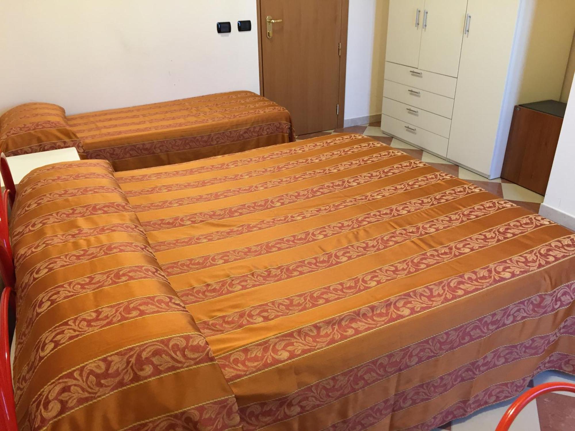 Hotel Fiorella เซนีกัลเลีย ห้อง รูปภาพ