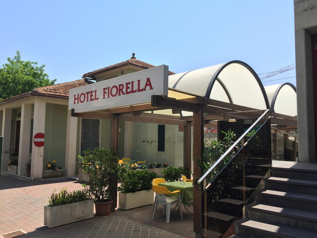 Hotel Fiorella เซนีกัลเลีย ภายนอก รูปภาพ