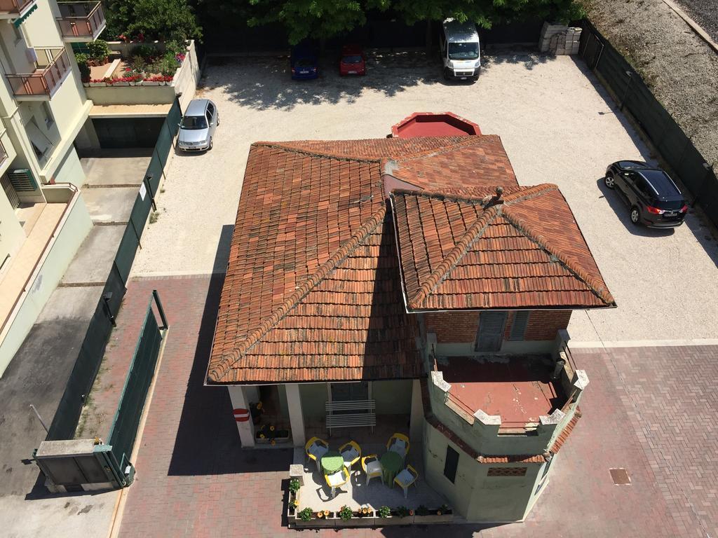 Hotel Fiorella เซนีกัลเลีย ภายนอก รูปภาพ