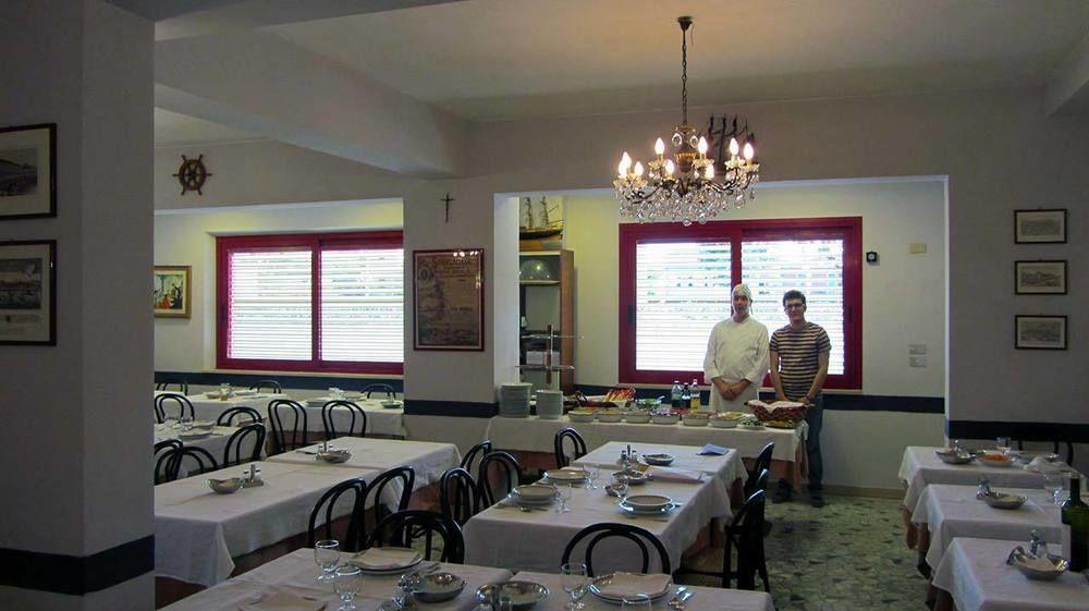 Hotel Fiorella เซนีกัลเลีย ภายนอก รูปภาพ
